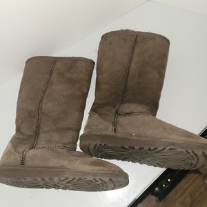 UGG BOOTS, SIZE 4